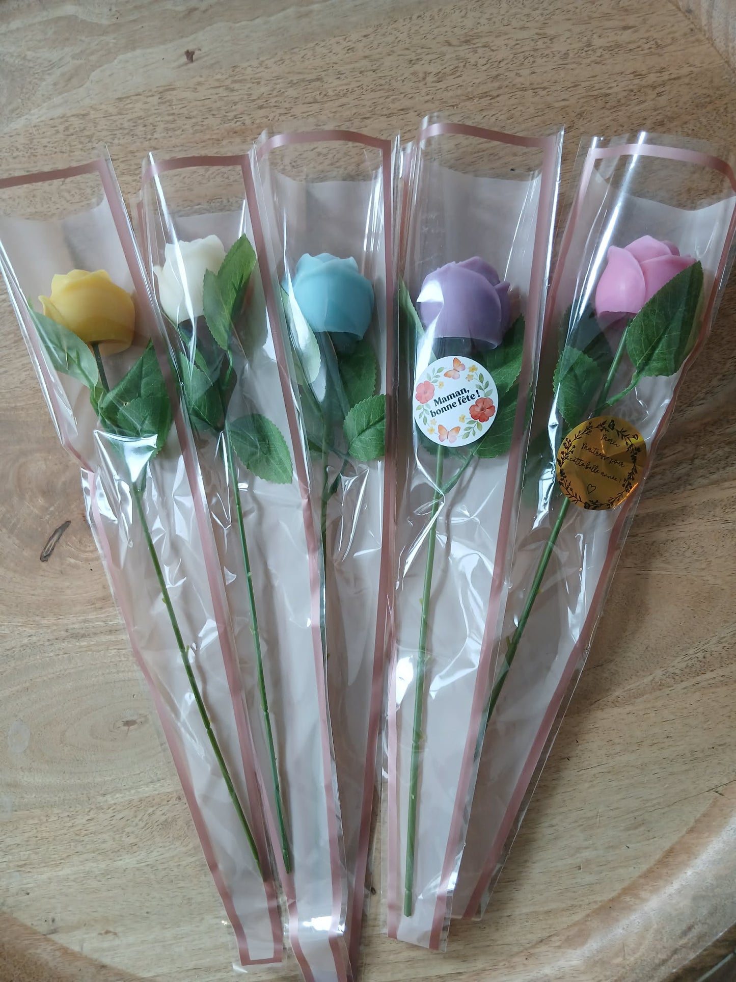 Fleur individuelle - fondant parfumée ( fêtes des mères , Merci Maitresse , Merci Nounou)