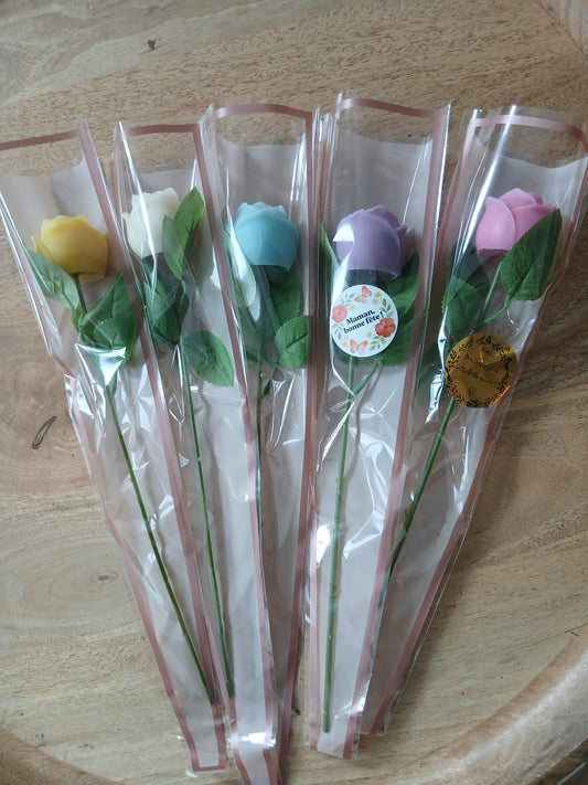 Fleur individuelle - fondant parfumée ( fêtes des mères , Merci Maitresse , Merci Nounou)