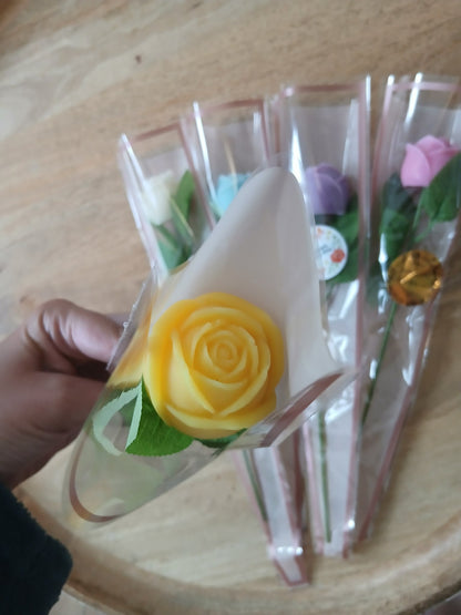Fleur individuelle - fondant parfumée ( fêtes des mères , Merci Maitresse , Merci Nounou)